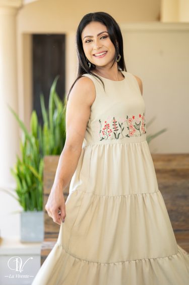 Sleeveless Embroidery Midi Dress