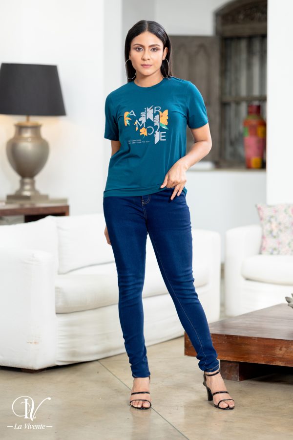Casual T-shirt - Image 4