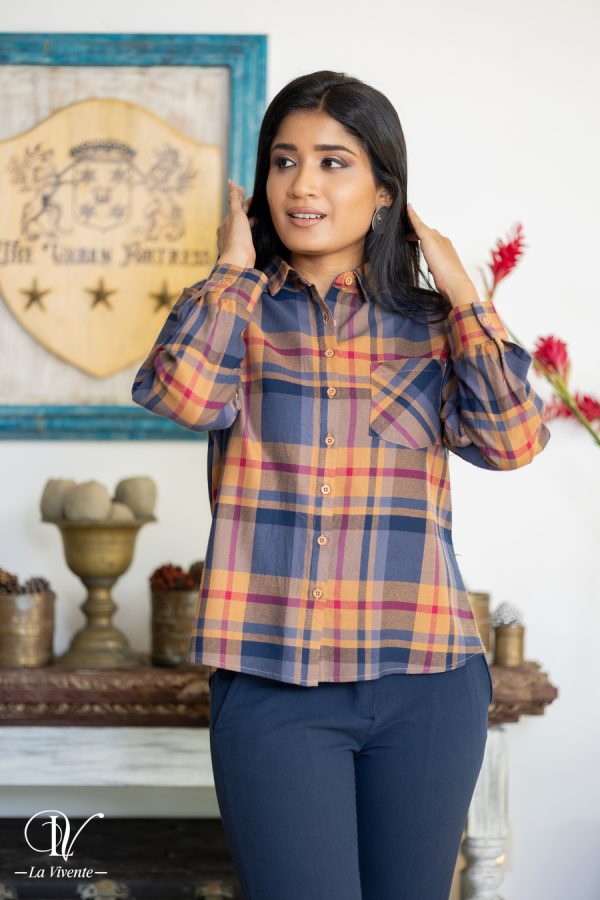 Button-Up Plaid Shirt Collared Top