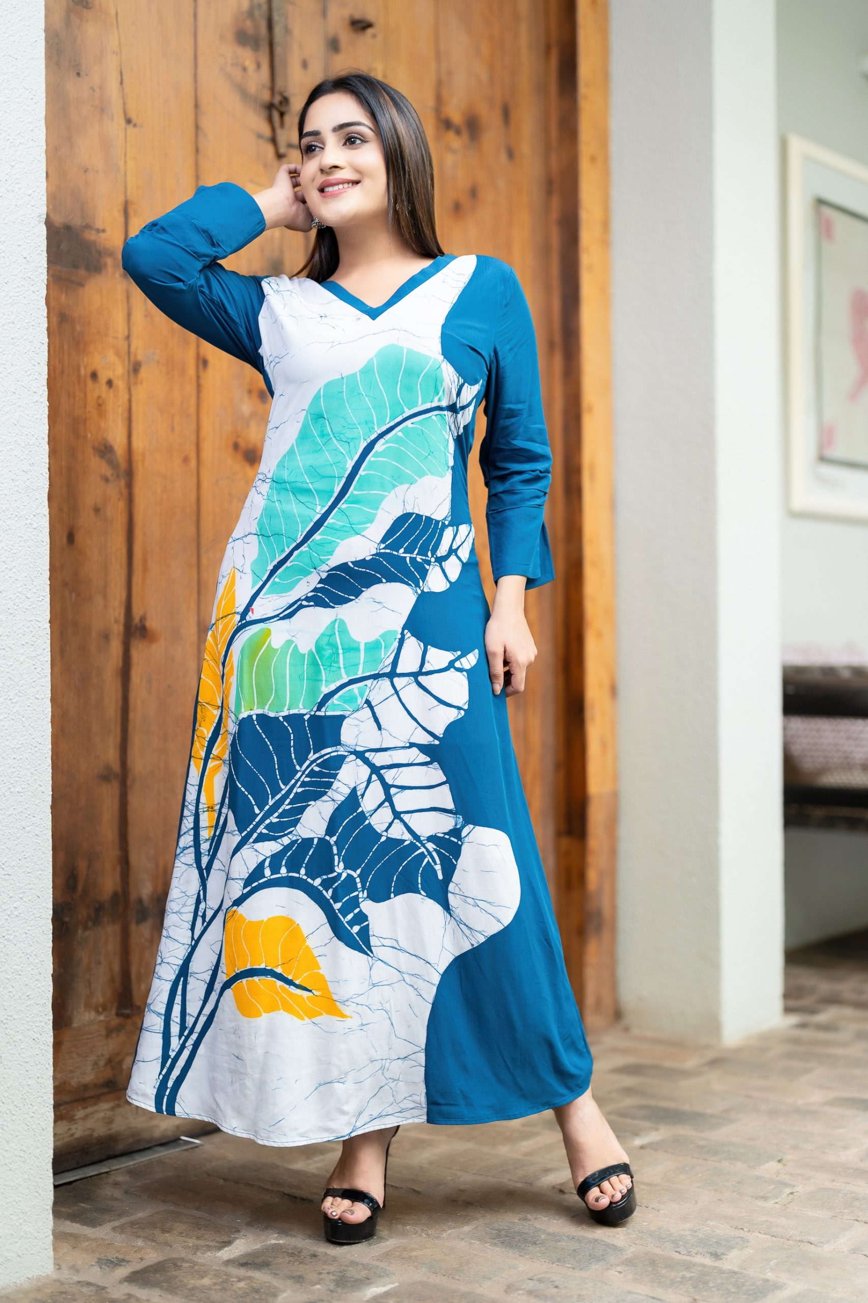 Tropical Abstract Printed V-Necked Batik Maxi Dress - La Vivente