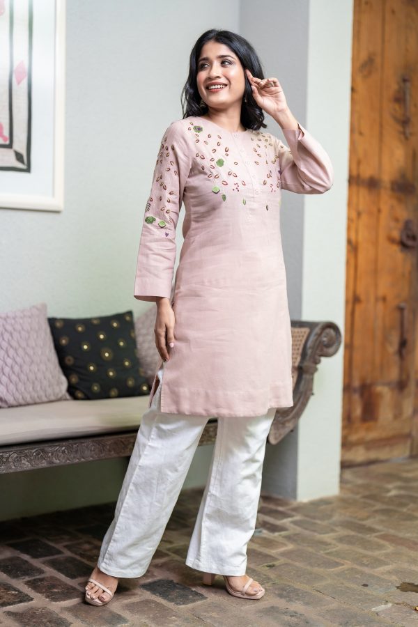 Floral Embroidered Kurta With Placket - Image 2
