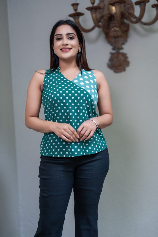 Contrast Polk Dot Sleeveless Top