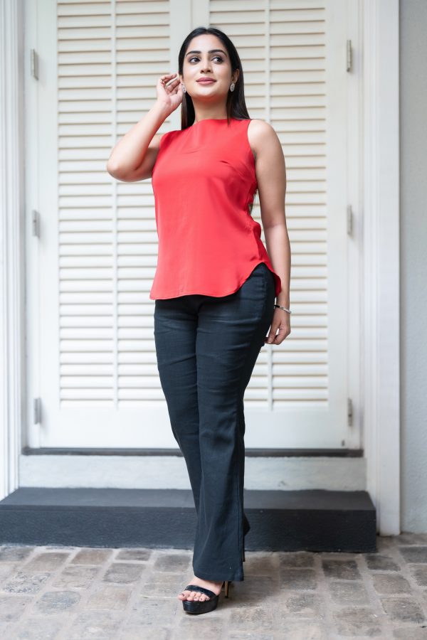 Back Button Up Detailed Sleeveless Top - Image 3
