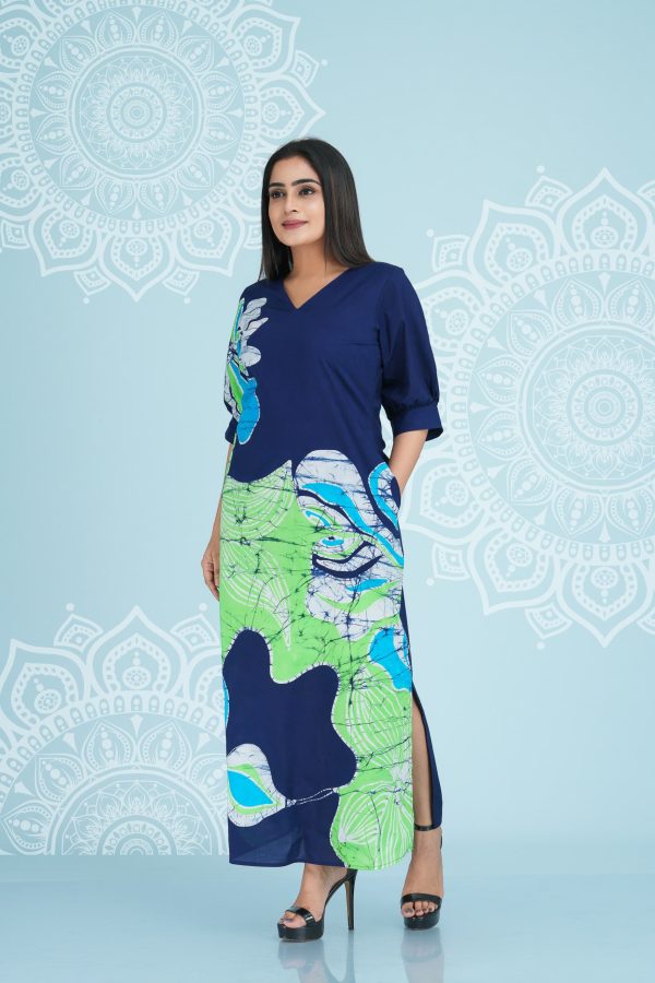 Abstract Floral Printed V-Necked Batik Maxi Dress - Image 2