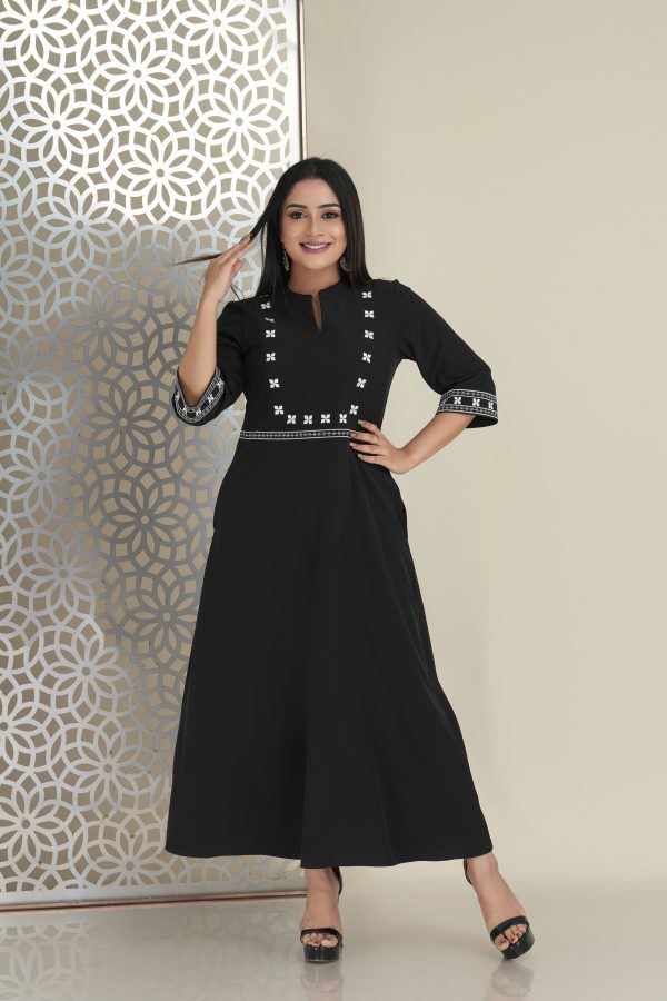 Geometric embroidered notch necked maxi dress