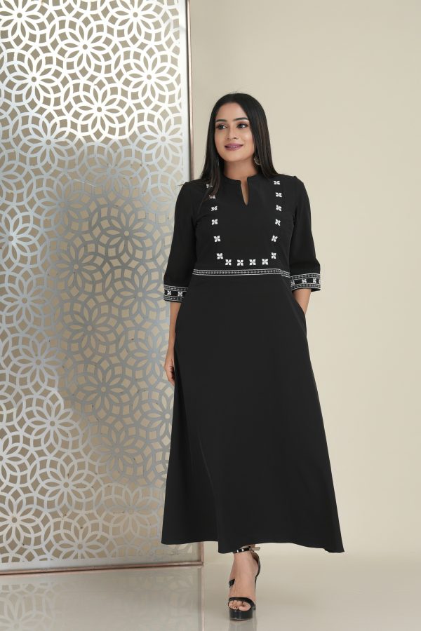 Geometric embroidered notch necked maxi dress - Image 2