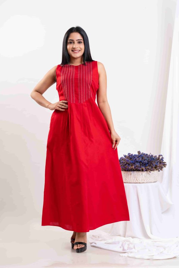 Embroidered Pintuck Detailed Sleeveless Maxi Dress - Image 2