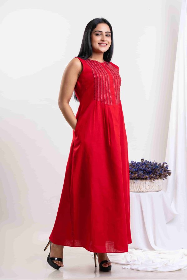 Embroidered Pintuck Detailed Sleeveless Maxi Dress
