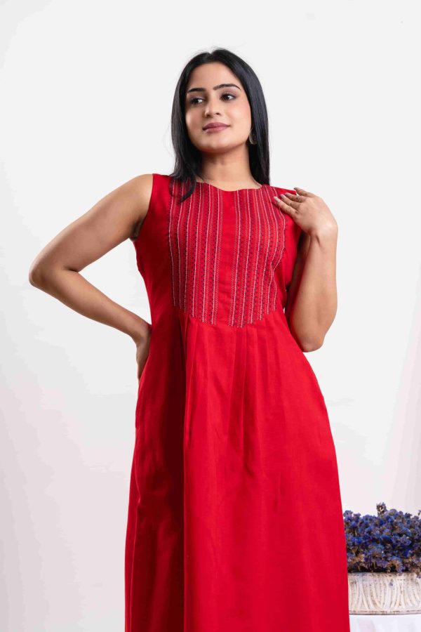 Embroidered Pintuck Detailed Sleeveless Maxi Dress - Image 4