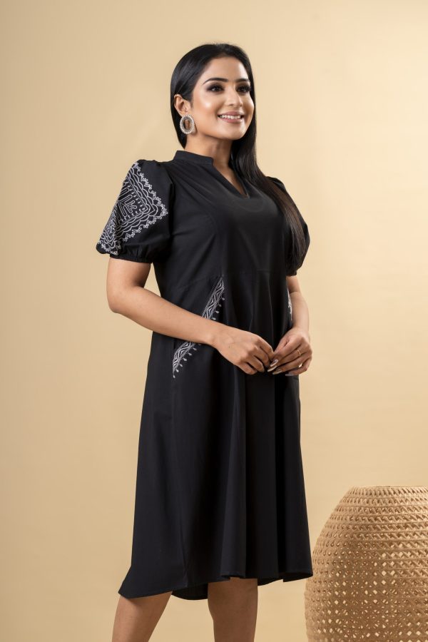 Embroidered Puff Sleeved Short Dress - Image 3