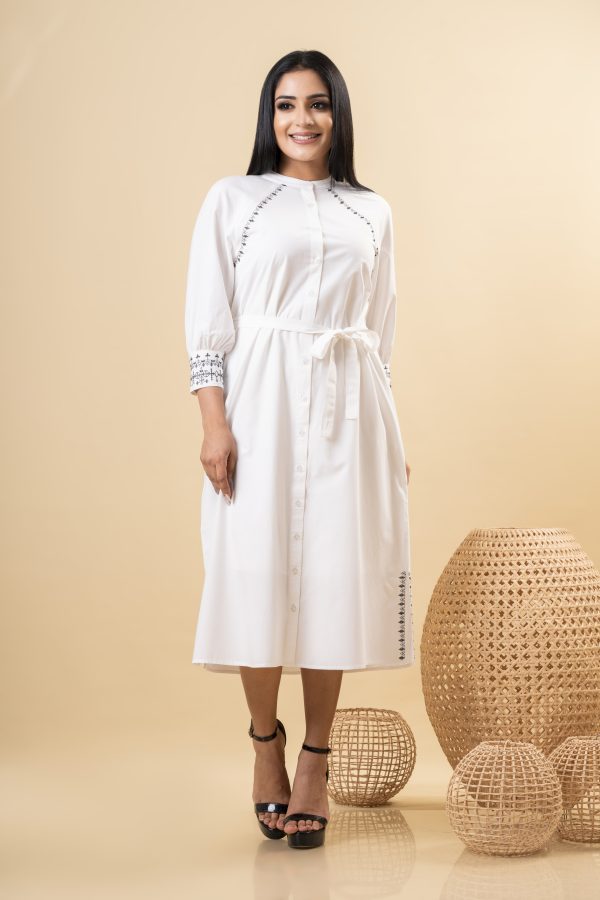 Embroidered Raglan Sleeved Midi Dress - Image 2