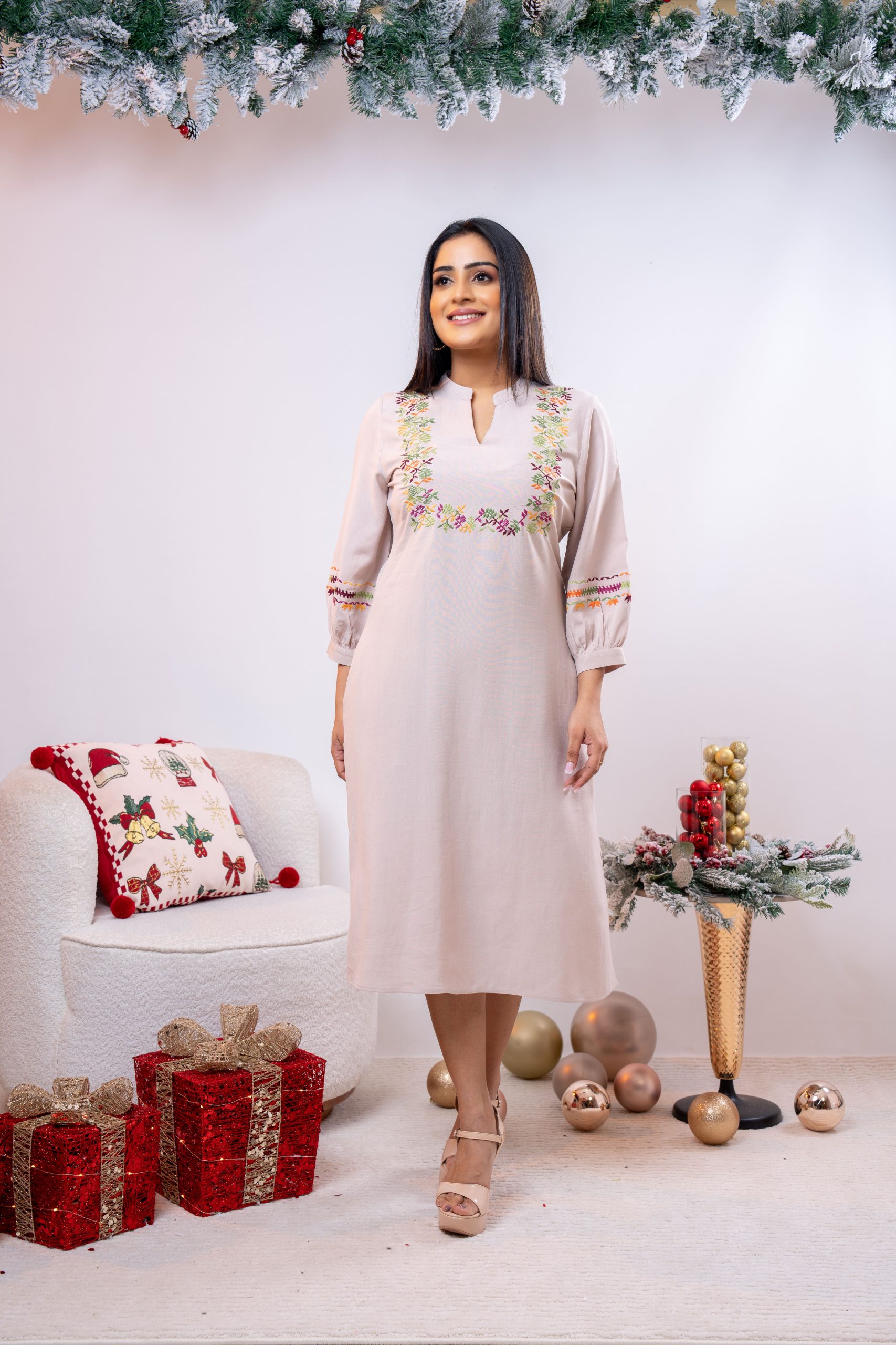 Front and Sleeve Embroidered Midi Dress - Image 3