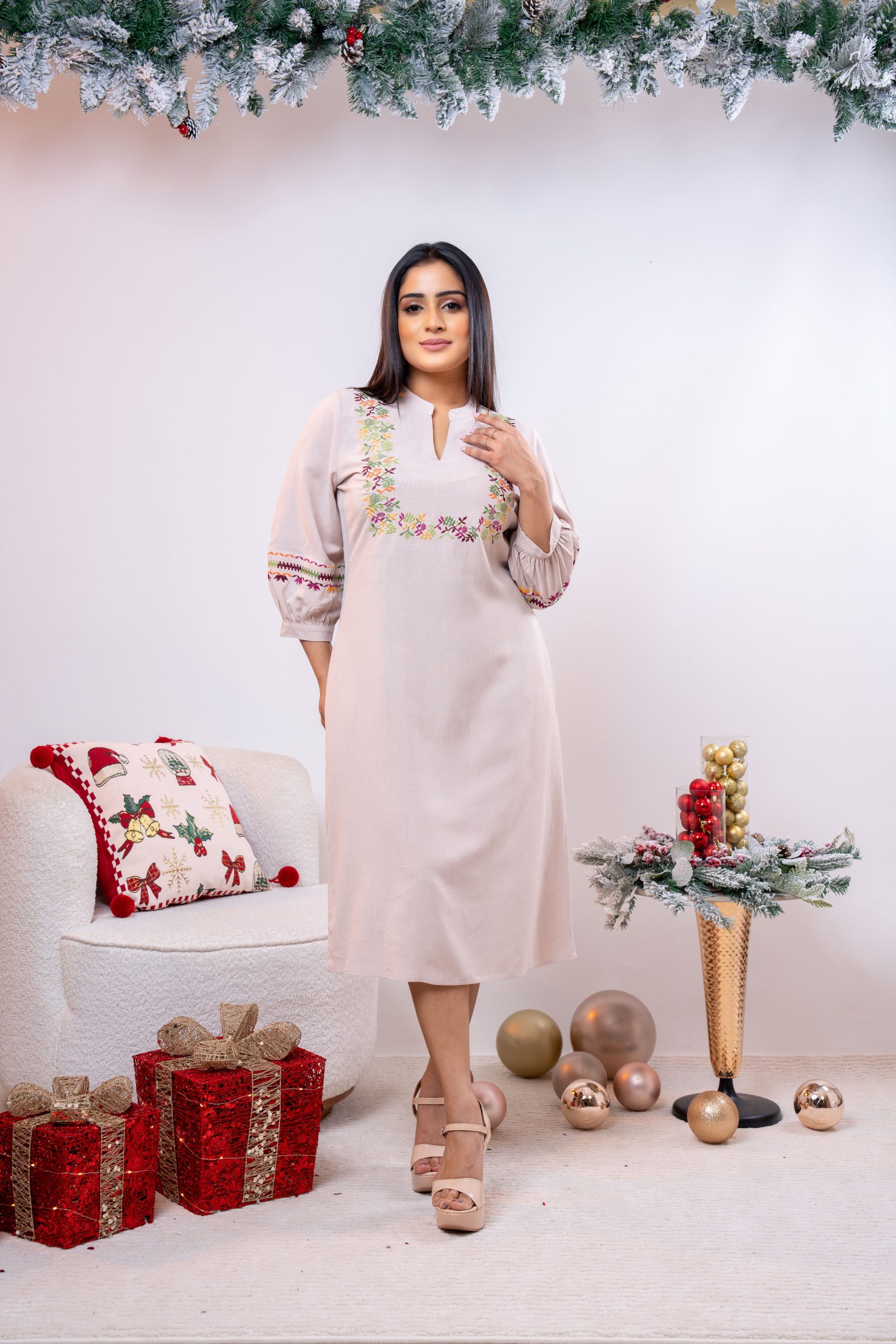 Front and Sleeve Embroidered Midi Dress - Image 4