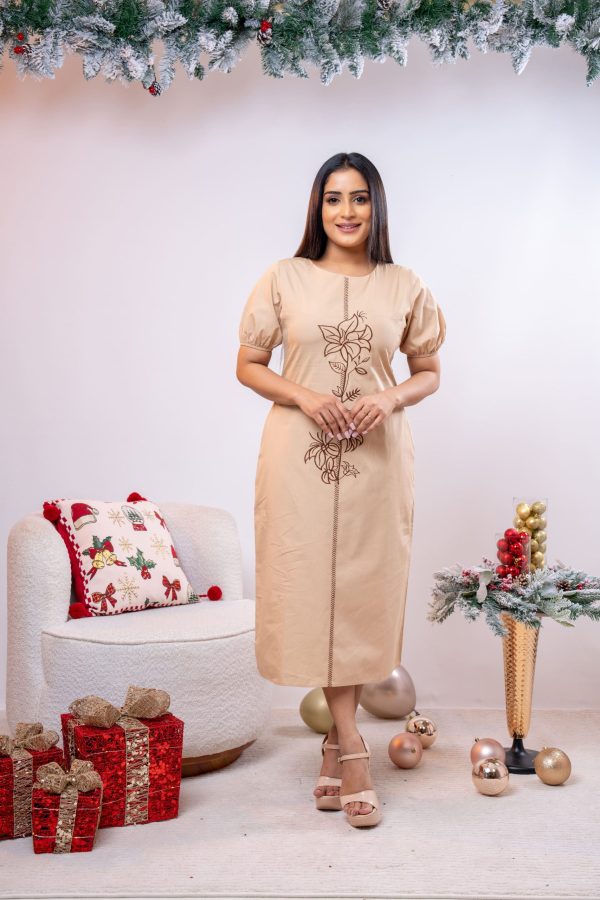 Floral embroidered puff sleeved midi dress - Image 3