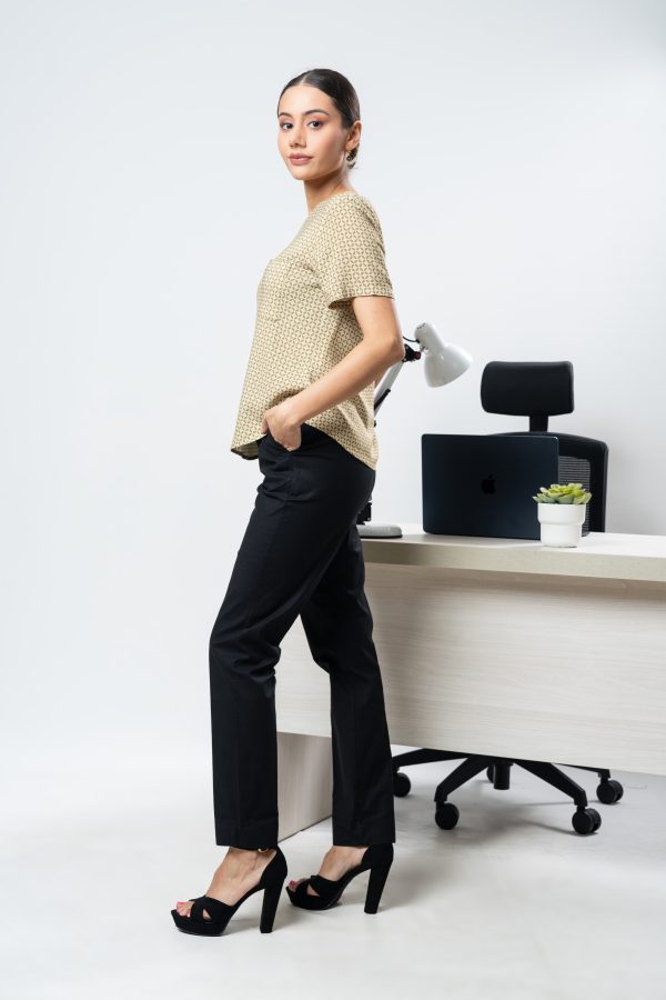 Geometric Patterned Basic Blouse - Image 3