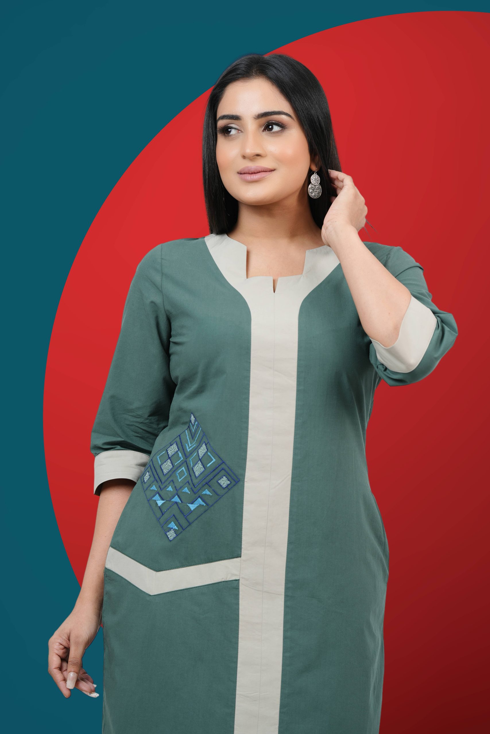 Contrast Detailed Midi Dress - Image 5