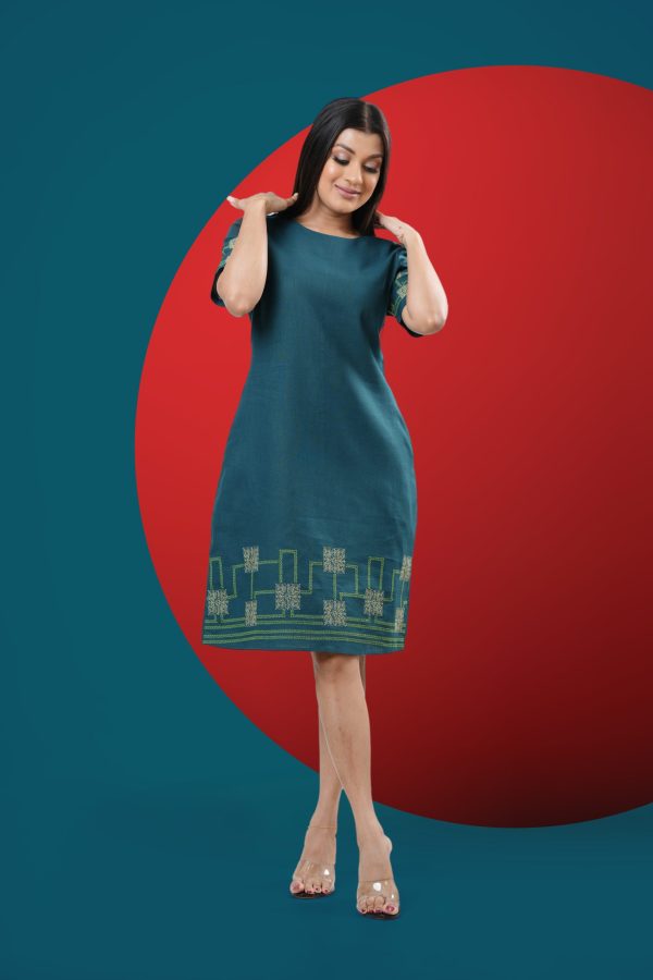 Hem Embroidered Short Sleeved Dress - Image 2
