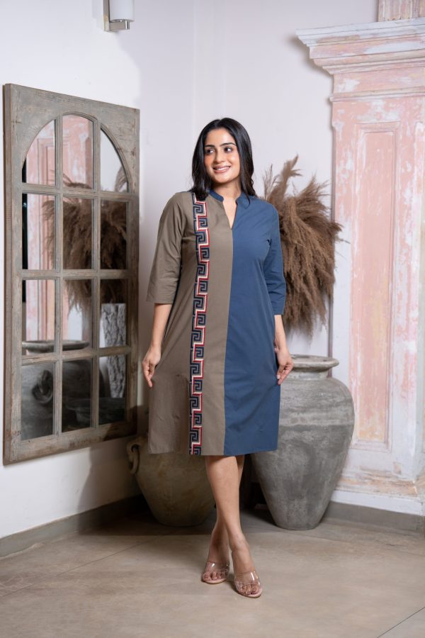 Color Block Embroidered Short Dress - Image 3