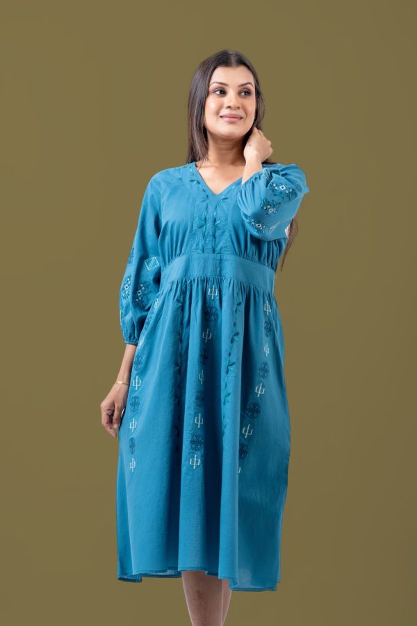 V-Neck Embroidery Detail Curved Waist Panel Midi Dress - Image 2