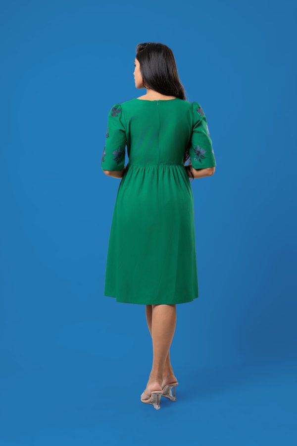 V-Neck Embroidery Detailed Short Dress - Image 5
