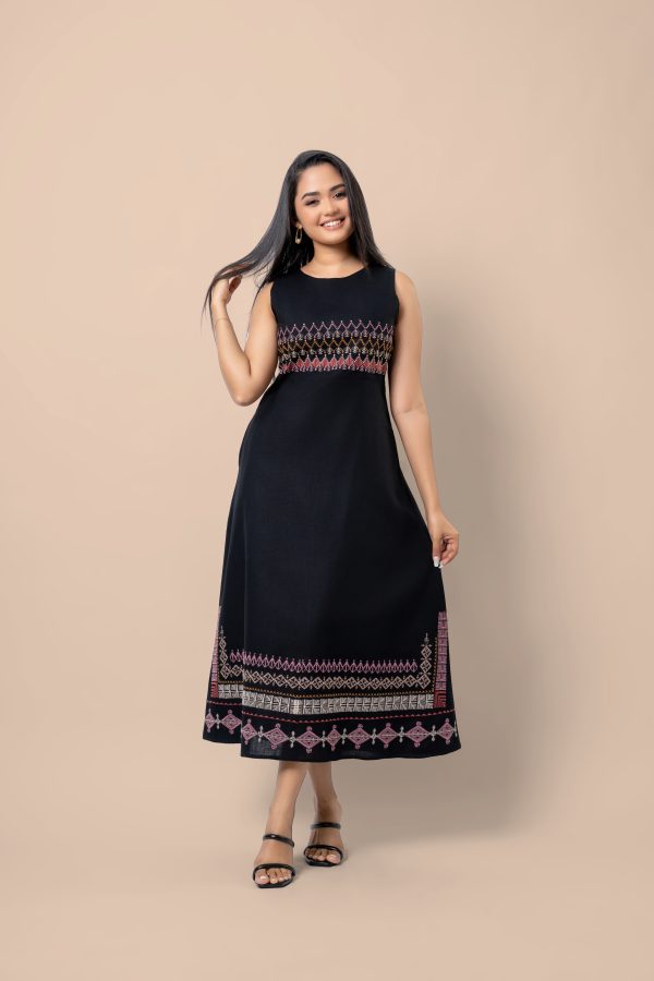Geometric Embroidery Detail Sleeveless Maxi Dress - Image 4