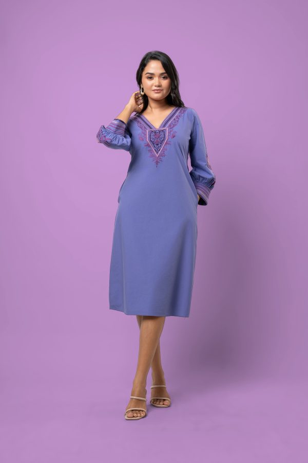 Embroidered V Neck Puff Sleeve Midi Dress - Image 5