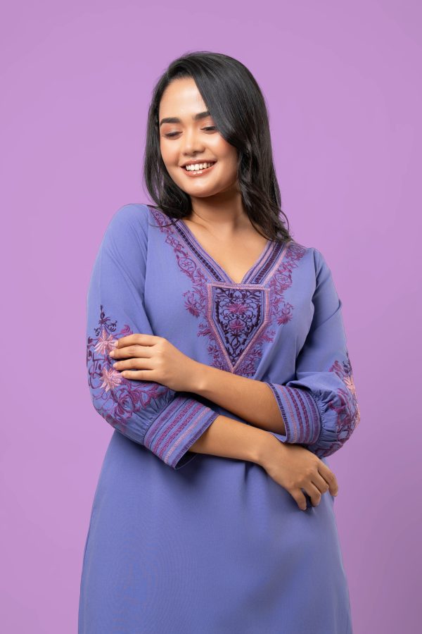 Embroidered V Neck Puff Sleeve Midi Dress - Image 2