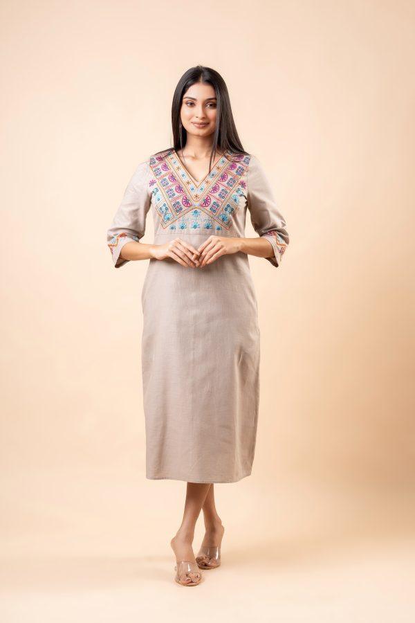 Geometric Embroidery Detail Midi Dress - Image 3
