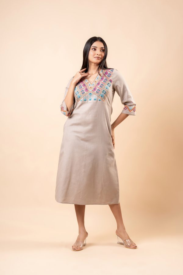 Geometric Embroidery Detail Midi Dress - Image 5