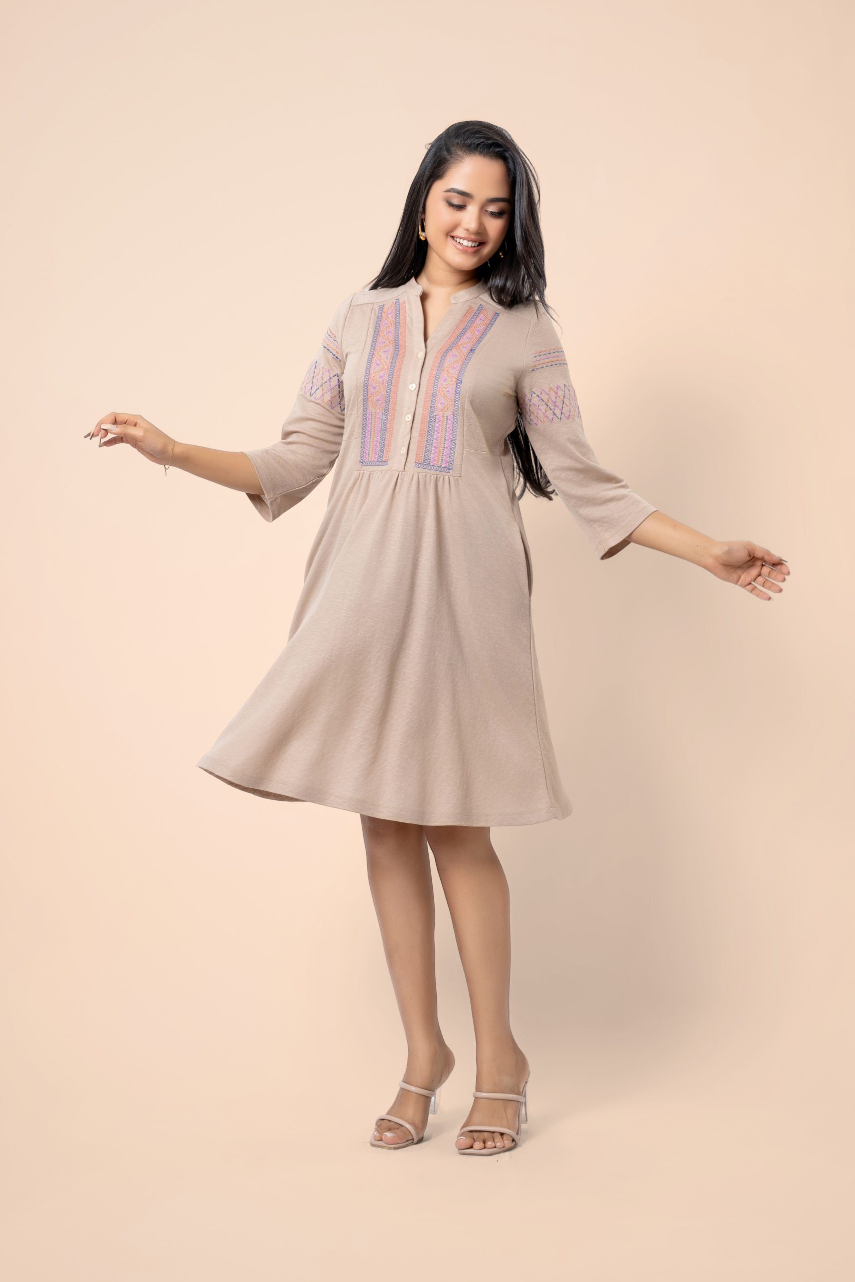 Geometric Embroidery Detail Short Dress - Image 4