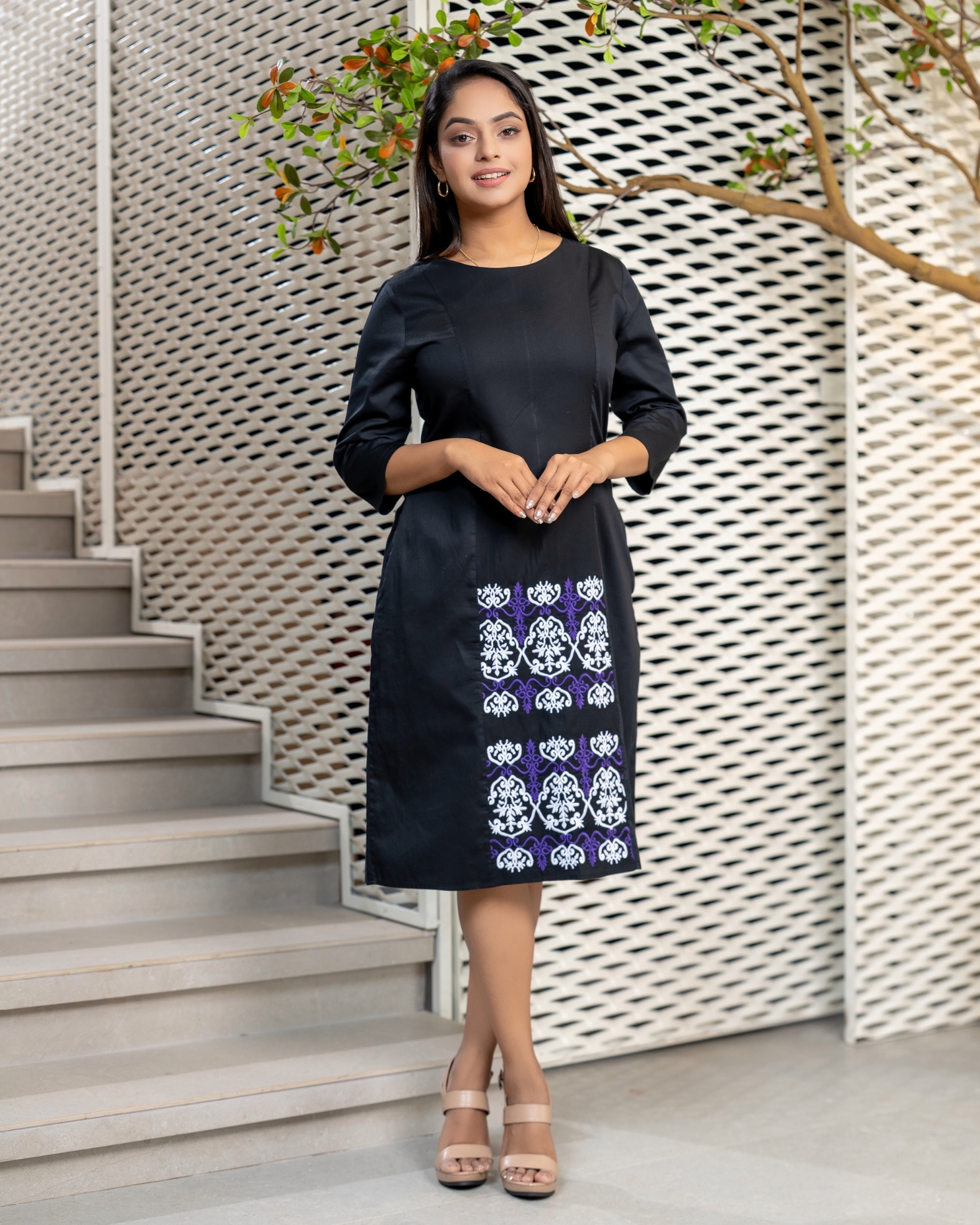 Embroidery Round Neck Short Dress - Image 2