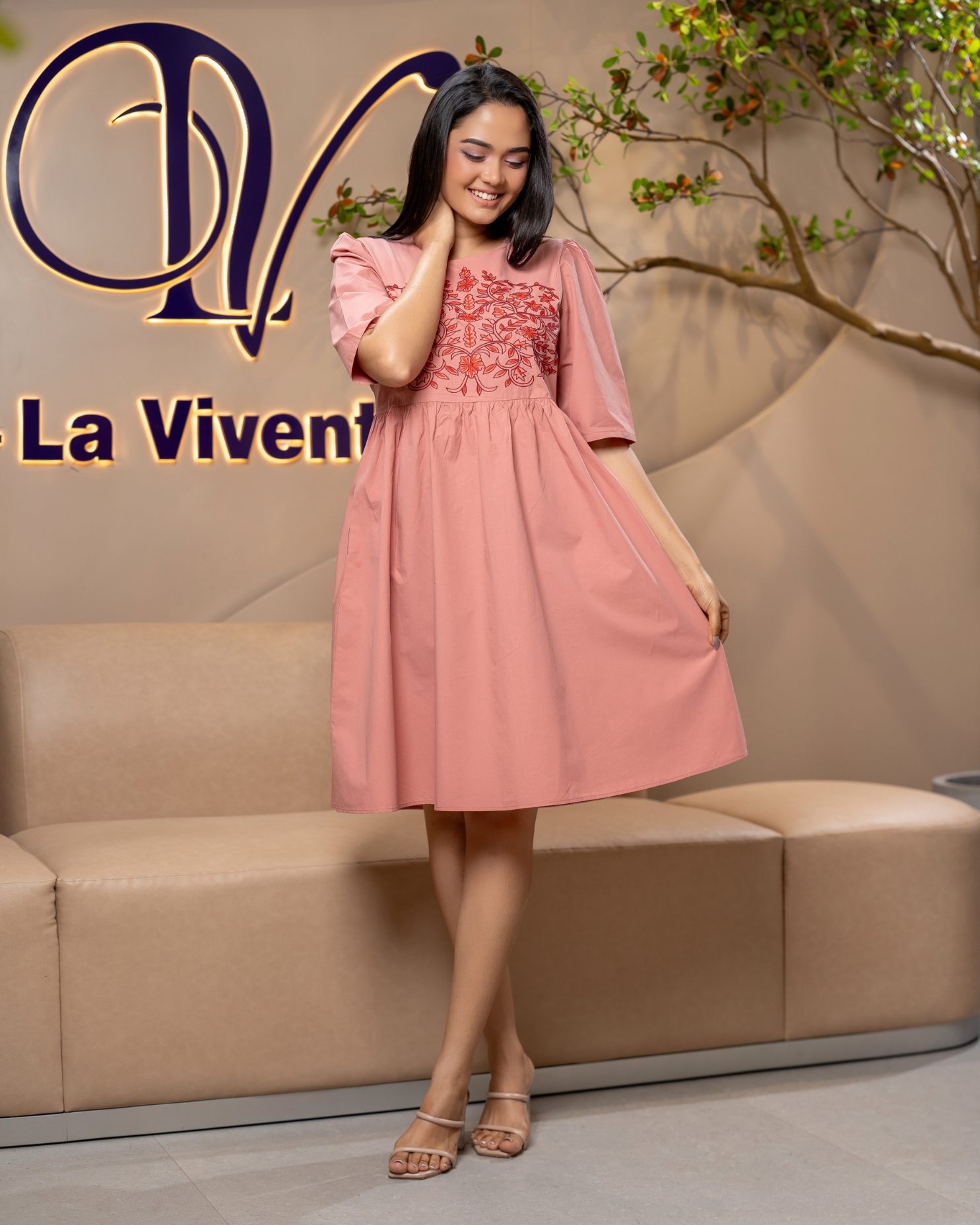 Floral Embroidery Detail Short Dress - Image 5