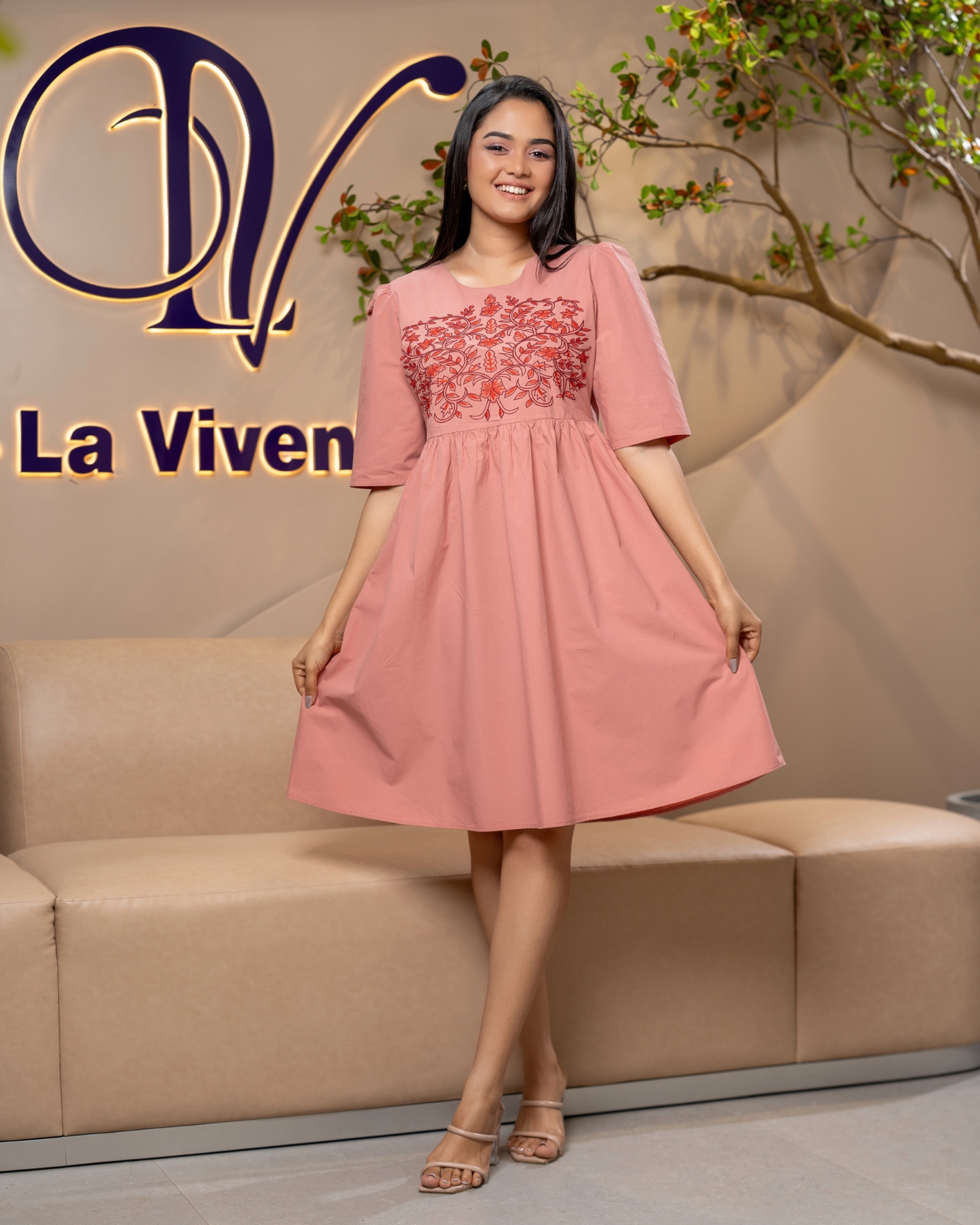 Floral Embroidery Detail Short Dress - Image 4