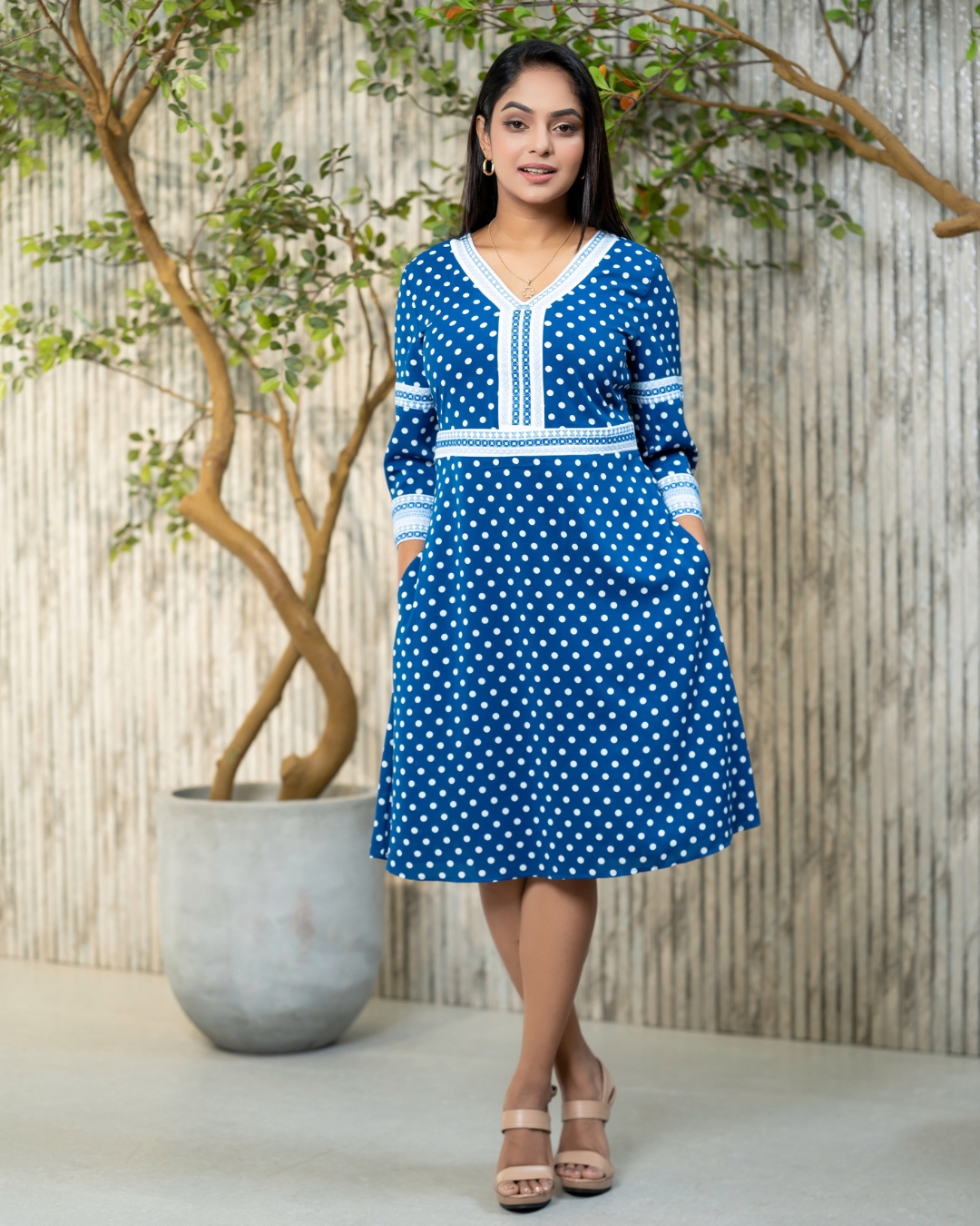 Polka Dot patterned Contrast Embroidery Short Dress - Image 3