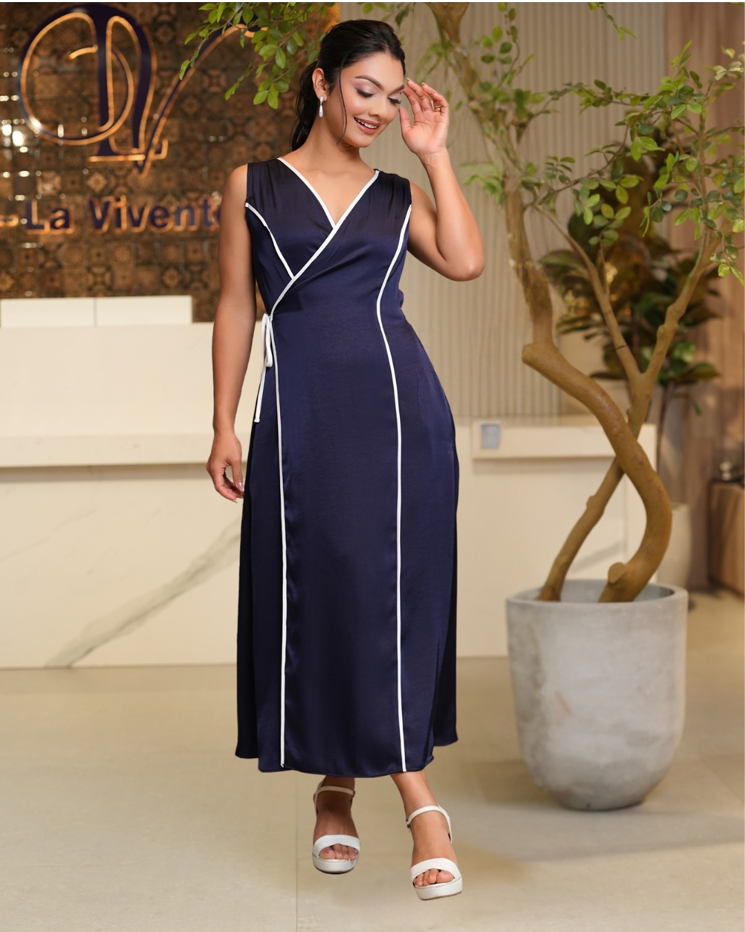 Contrast Detail Sleeveless Crossover Midi Dress - Image 6