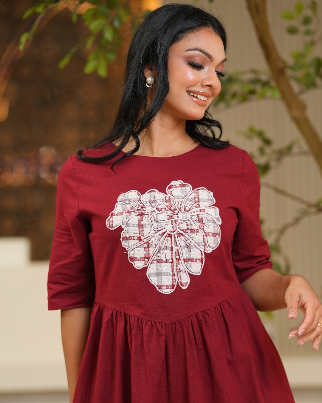 Applique and Pearl Work Detail V-Waist Short Dress - Image 2