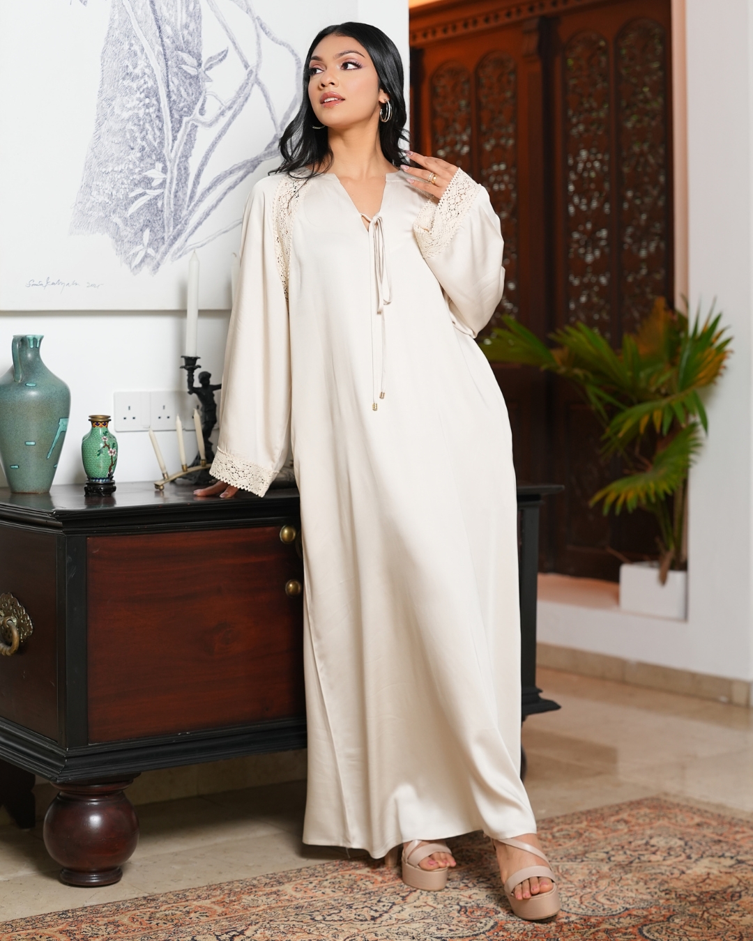 Lace Detail Front Tie-Up Relaxed Fit Maxi dress - Image 3