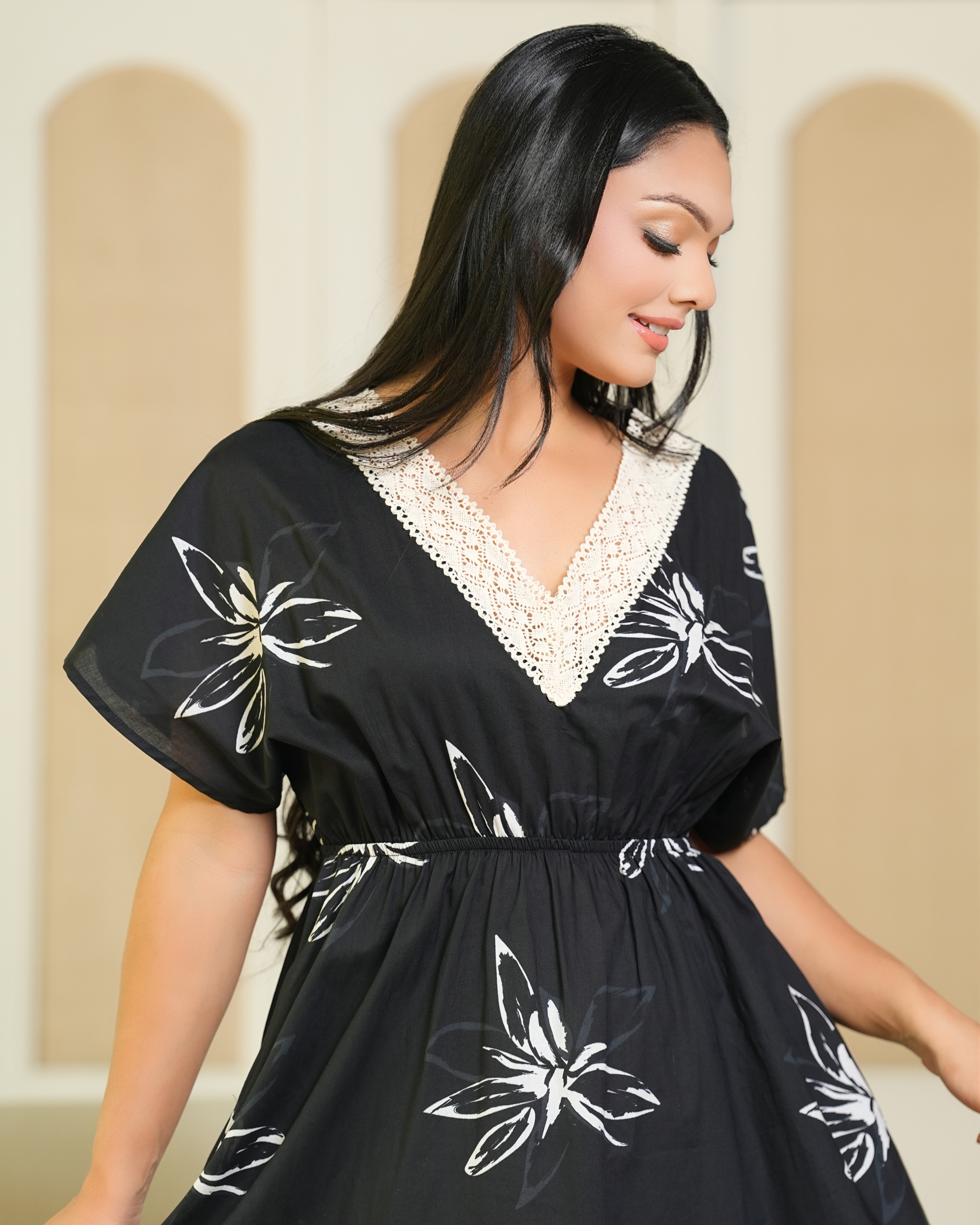 Lace Detail Floral Patterned Maggie Sleeve Short Dress - Image 5